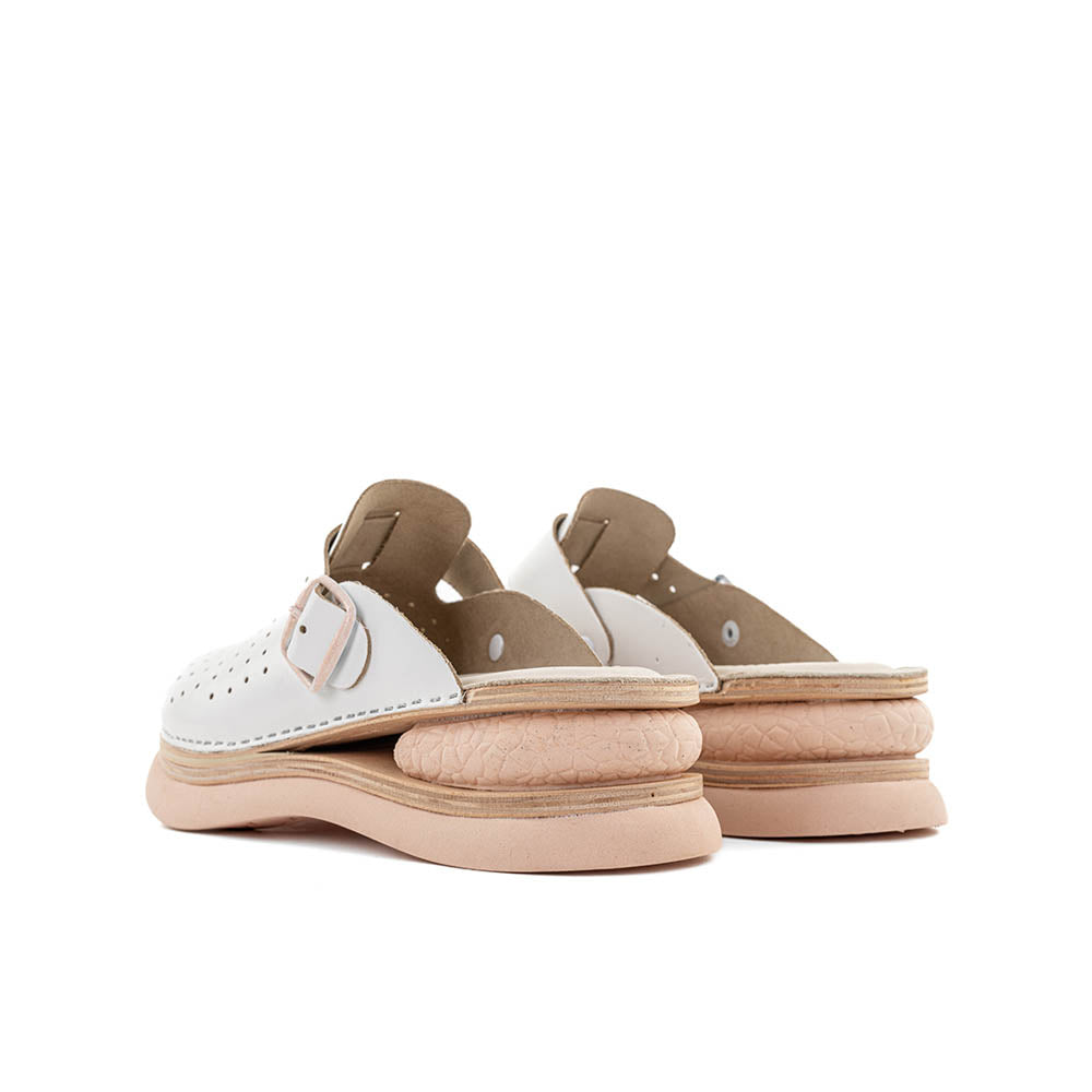 White Leather Clogs – Natural Comfort & Everyday Support