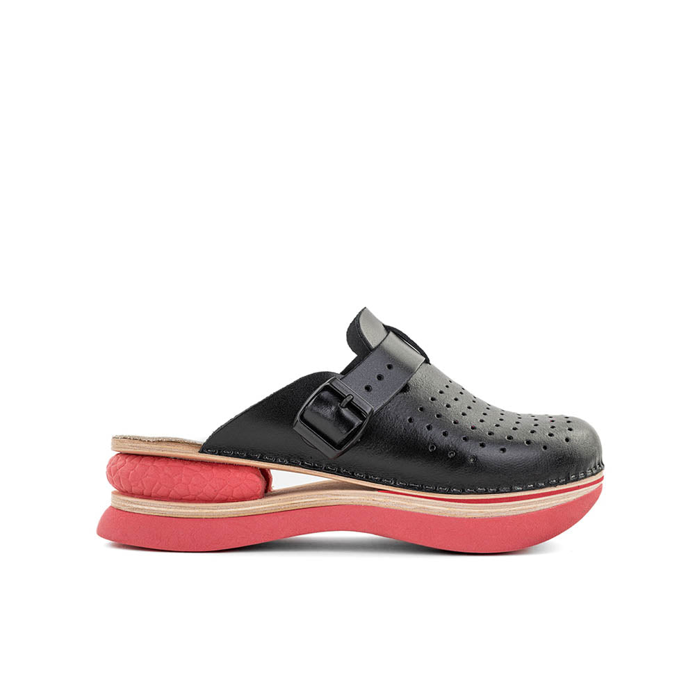 Black-Red Leather Clogs – Natural Comfort & Everyday Support
