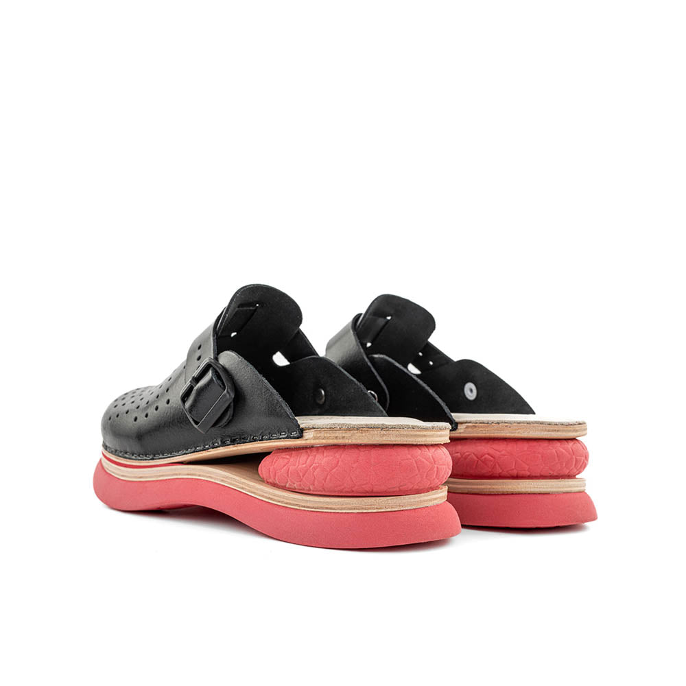 Black-Red Leather Clogs – Natural Comfort & Everyday Support