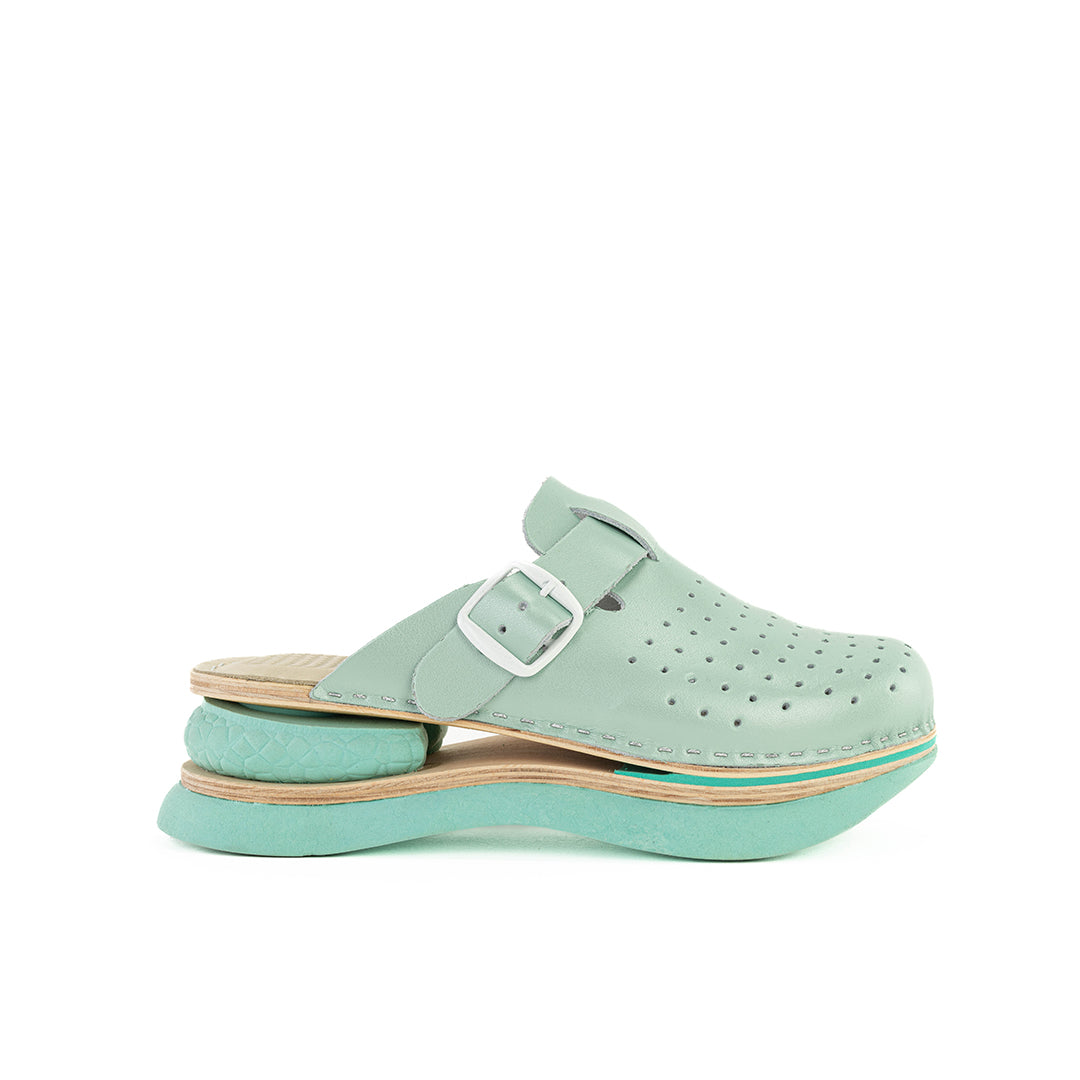 Mint Leather Clogs – Natural Comfort & Everyday Support