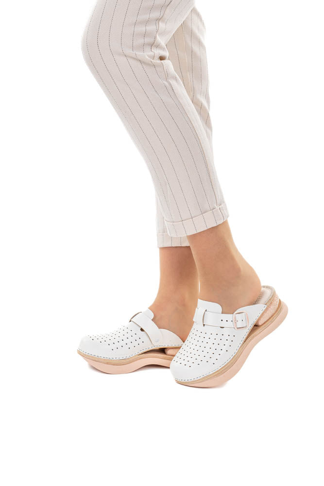 White Leather Clogs – Natural Comfort & Everyday Support
