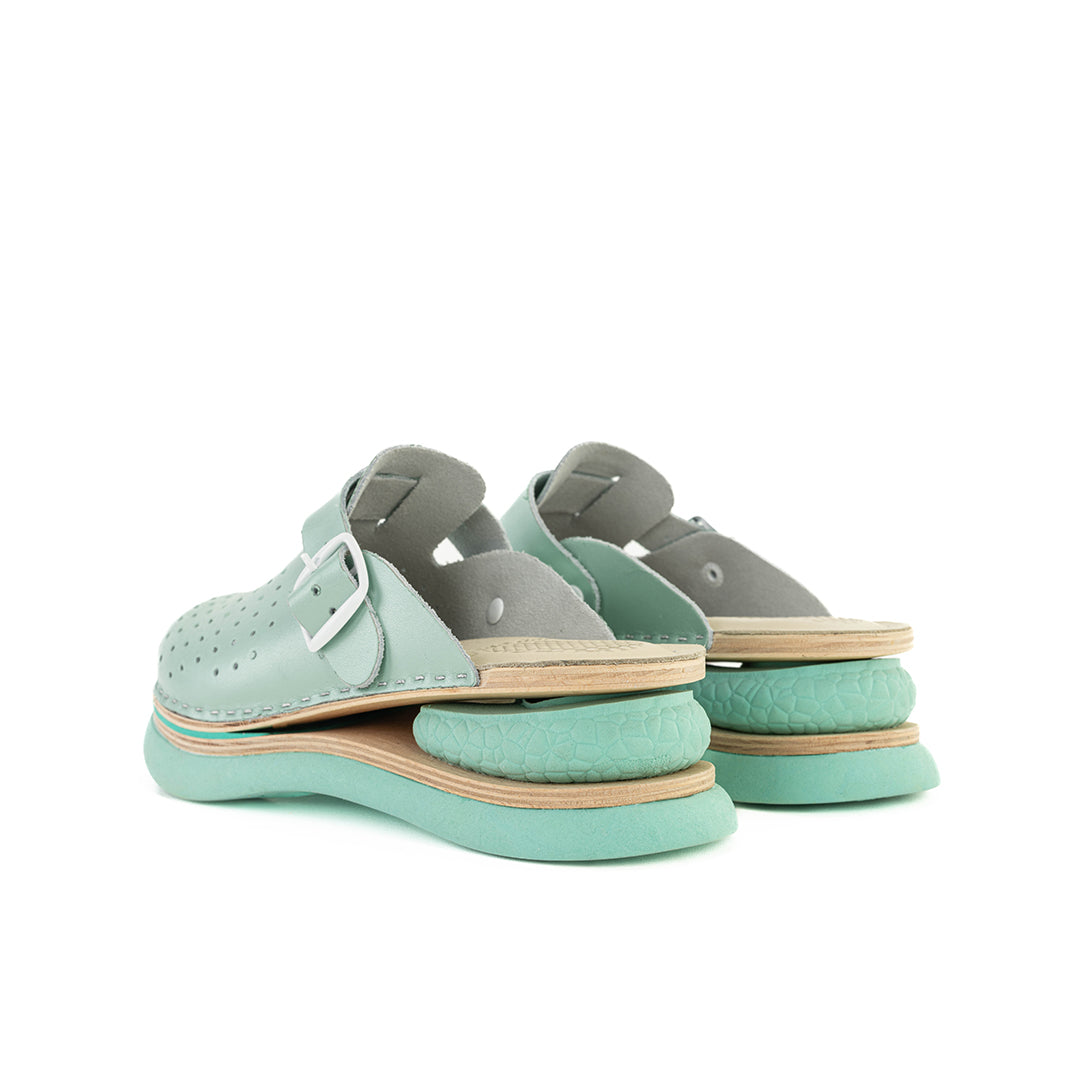 Mint Leather Clogs – Natural Comfort & Everyday Support